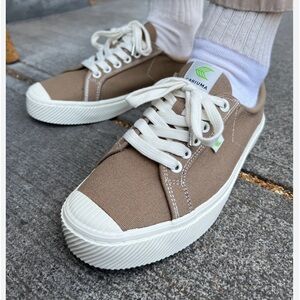 Cariuma OCA low Burnt Sand canvas Sneakers